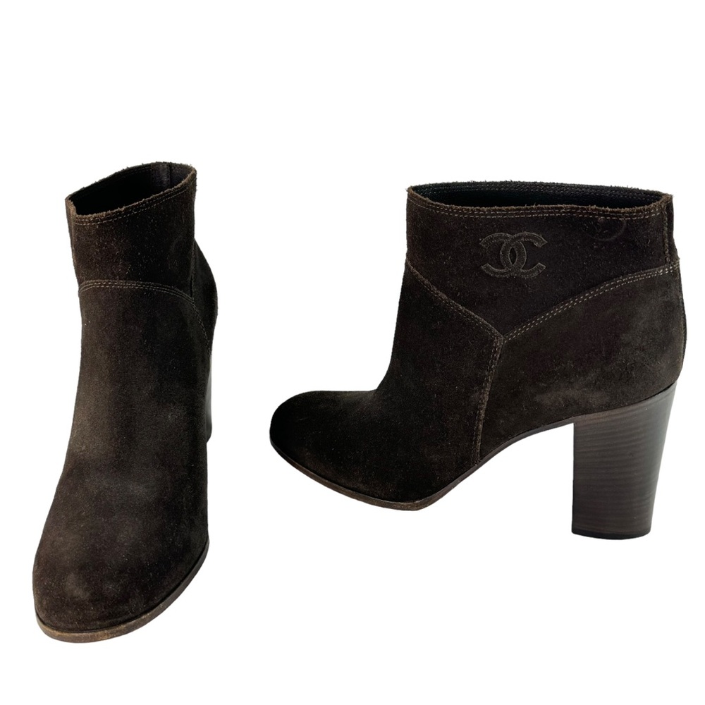 CHANEL Brown Suede CC Ankle Women's Booties Made in Italy Marked as 41 - 11US - Picture 1 of 11